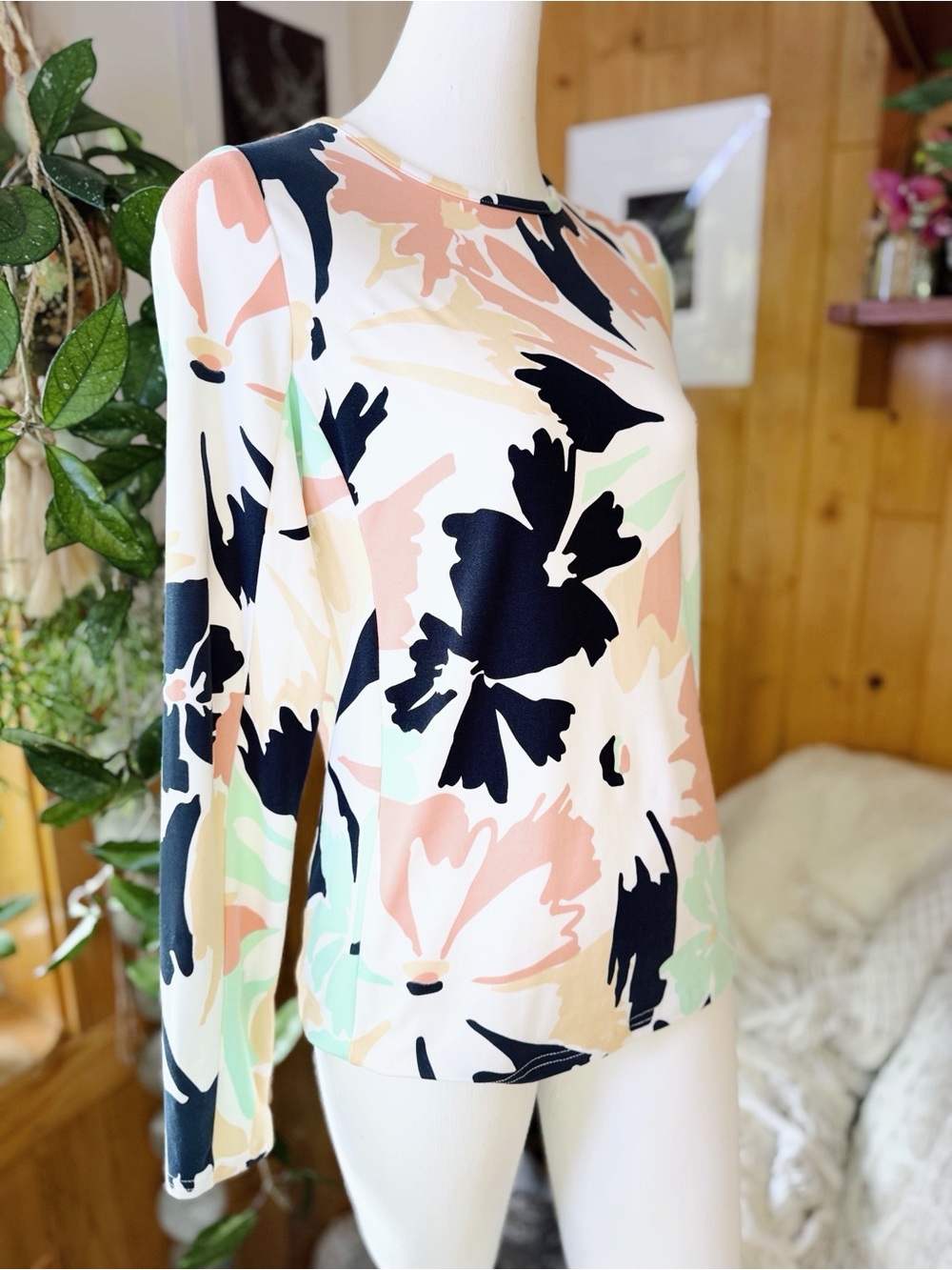Hang Ten UPF 50+ Floral Long Sleeve Swim Rash Guard Top Size Small - Picture 2 of 10
